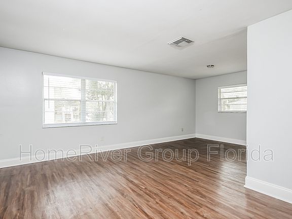 4th image of 1318 Bob Cat Ct