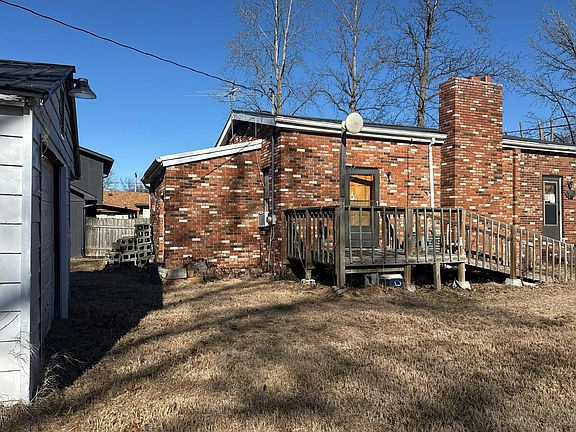 3rd image of 211 N Seba St