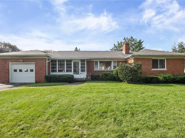5 Woodale Dr, Rochester, NY 14616
