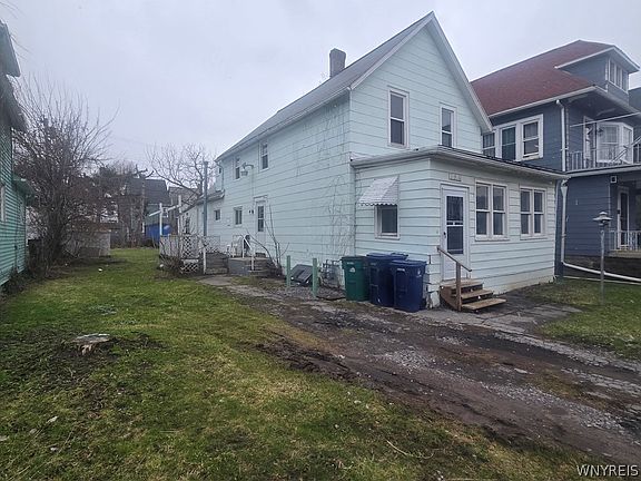 2nd image of 268 Hoyt St