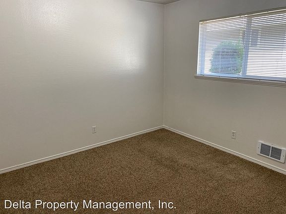 3rd image of 709 Cedar Ave APT 2