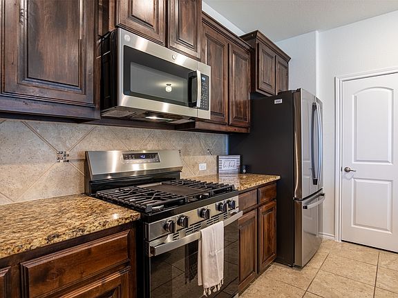 3rd image of 112 Cole Ct