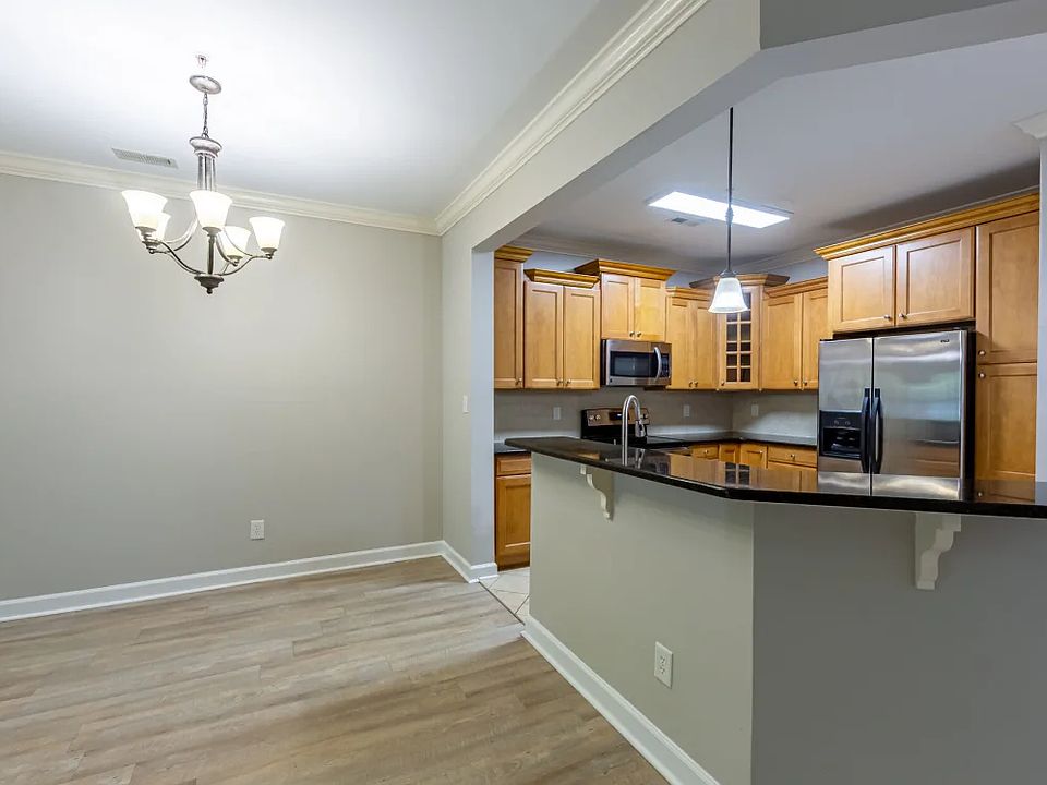 1st image of 2824 Amelia Dr #2800-9