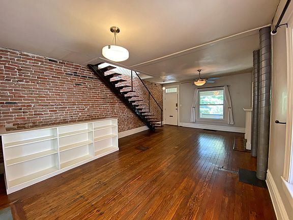 3rd image of 2046 N Ogden St
