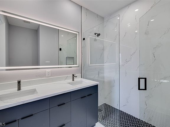 5th image of 212 NW 31st Pl