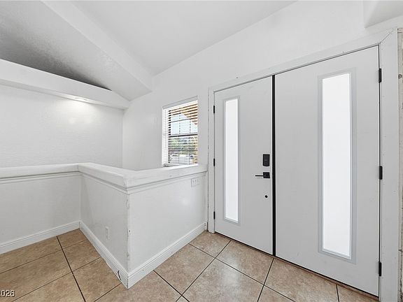 5th image of 1008 Santa Helena Ave