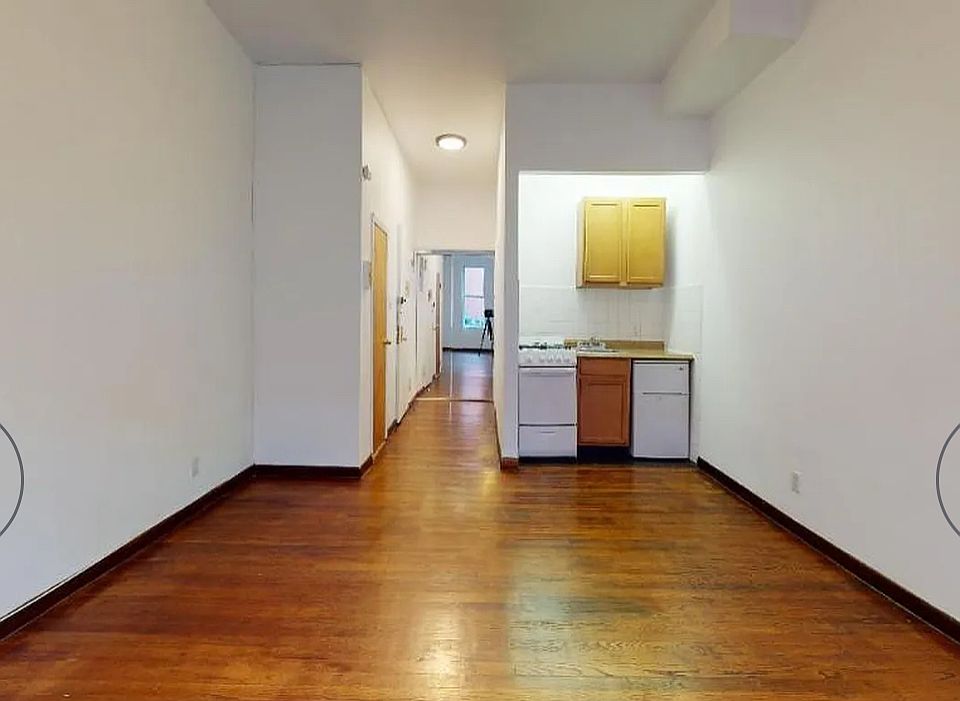 2nd image of 405 W 54th St APT 1B
