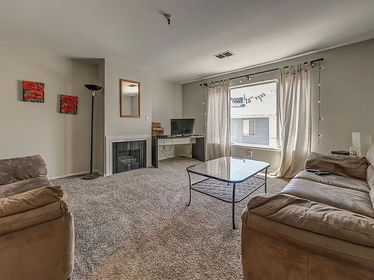659 N 700 E #7 — Photo 3