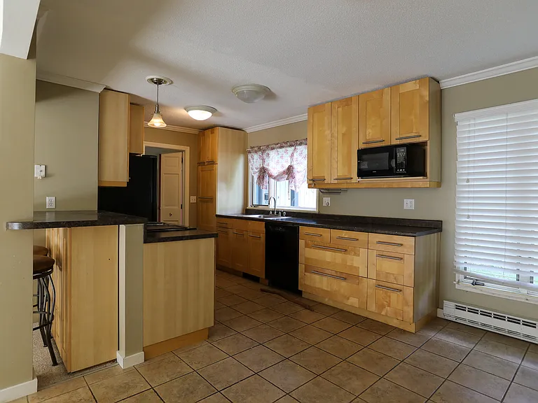 111 Brook Holw — Photo 3