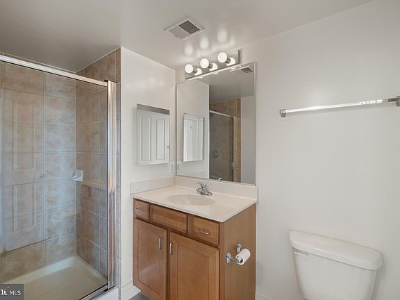 5th image of 414 Water St Unit 1812