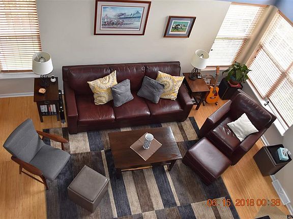 4th image of 38 Woodthrush Ct