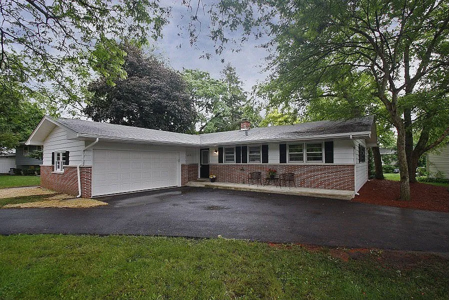 440 Aspen Ct photo 1