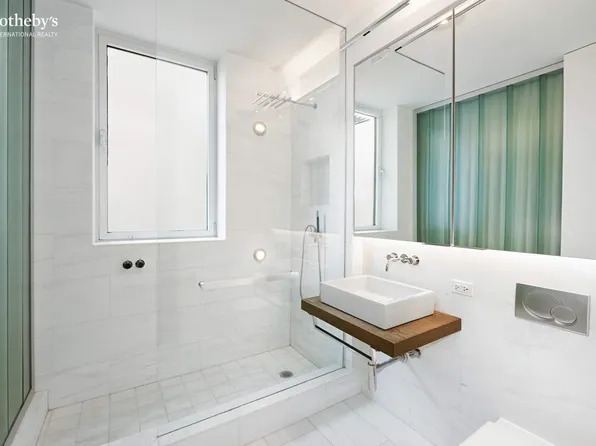 15 East 70th Street image 8 of 9