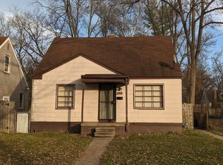 15940 W Parkway St, Detroit, MI 48223