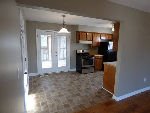 4th image of 1203 Garden Ct