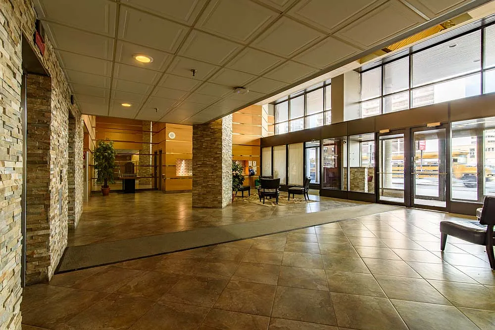 Broadview Manor — Photo 4