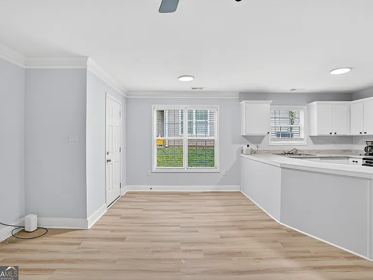 312 Louise Ln #B — Photo 9