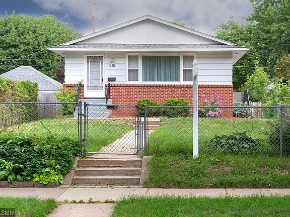 2nd image of 901 Cottage Ave E