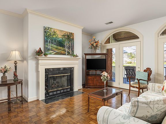 5th image of 1119 Constitution Dr