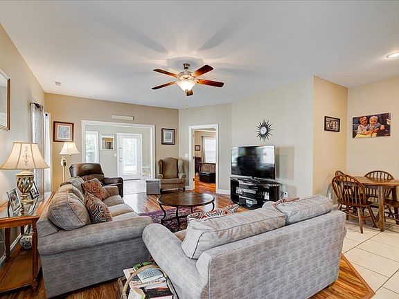 3rd image of 1569 Yellow Wood Dr