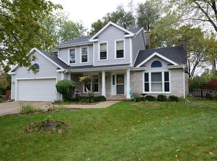 138 N Manchester Ln, Bloomingdale, IL 60108