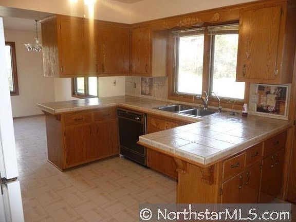 4th image of 3221 Townview Avenue NE