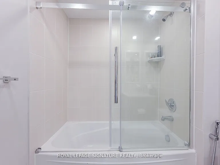 25 Kingsbridge Garden Cir #1126 — Photo 25
