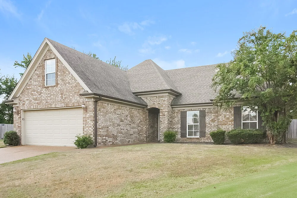 3 bed, 2.0 bath, 1800 sqft, $2,245 — Photo 4