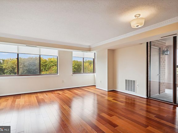 5th image of 10101 Grosvenor Pl APT 1116