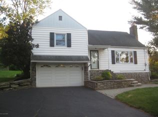 95 Columbia Ave, Dallas, PA 18612