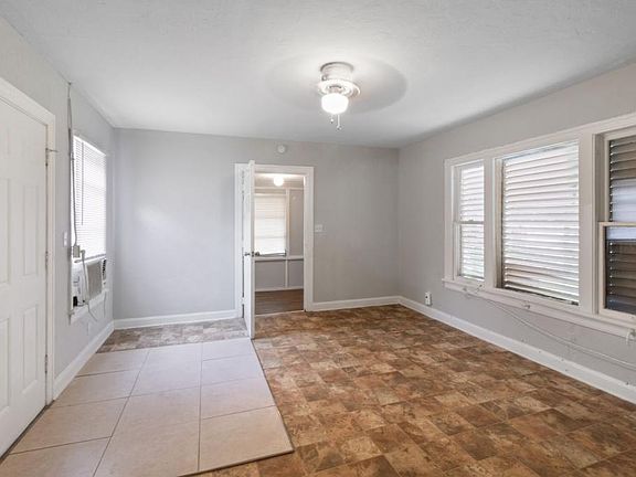 3rd image of 701 16th Ave S