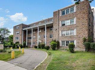 Eat Street Apartments, Minneapolis, MN 55404