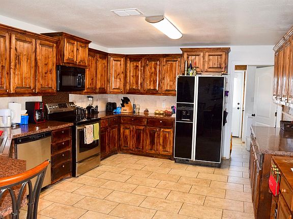 3rd image of 2405 County Road 7825