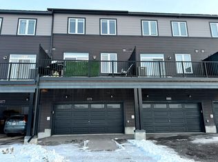 1079 Speedvale Ct, Ottawa, ON K2T0P6