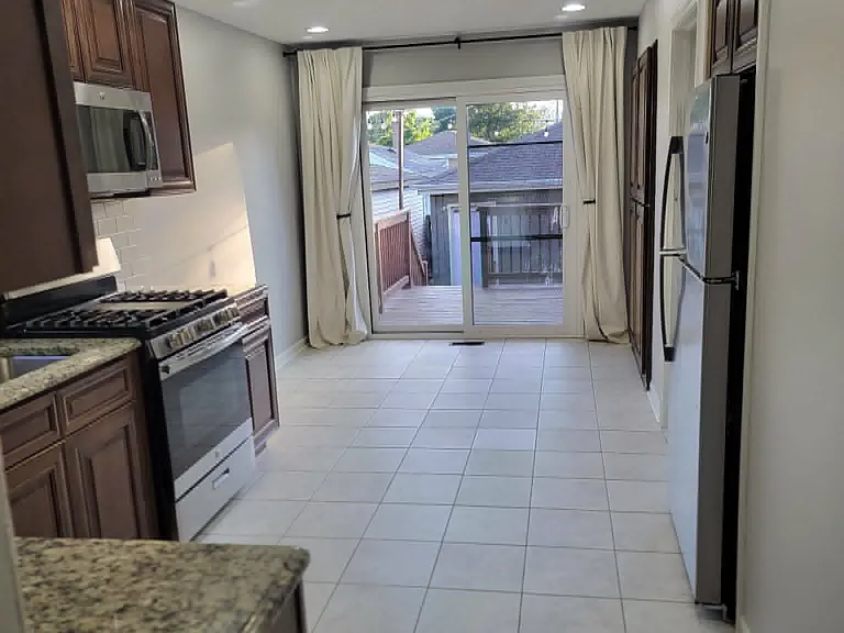 11134 S Sawyer Ave — Photo 5