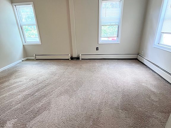 4th image of 47 Erwin Pl APT 1