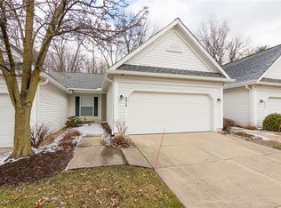 6915 Savannah Dr, North Ridgeville, OH 44039