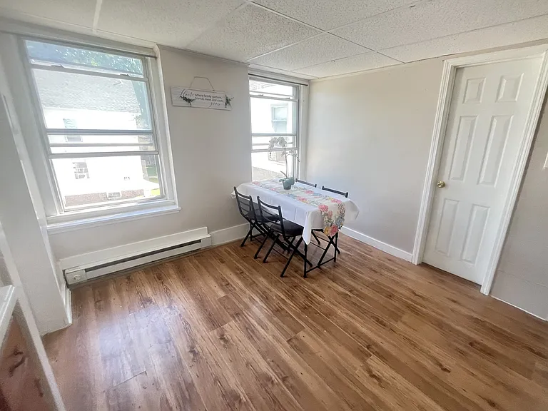 347 Main St #4 — Photo 2