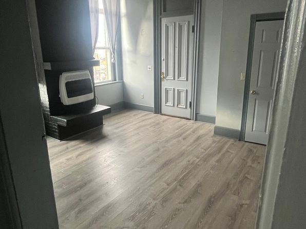 90 S Pearl St NE APT 3