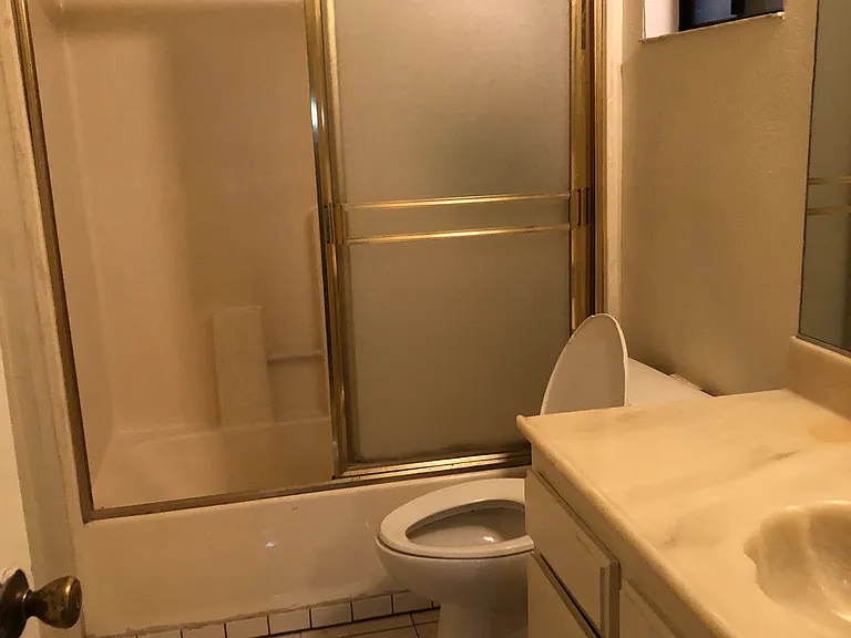 554 W 8th St #6 — Photo 8