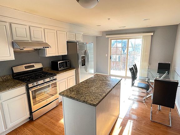 5th image of 39655 Springwater Dr