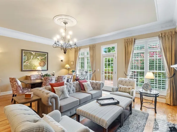 3044 Luke Crossing Dr, Charlotte, NC 28226