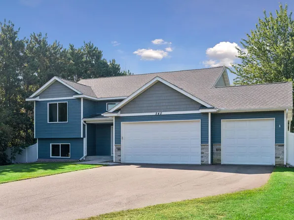 540 Lois Ln, Lino Lakes, MN 55014
