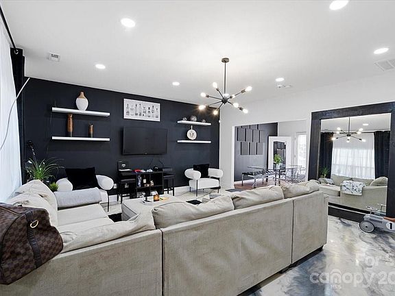 3rd image of 101 Ashmore Dr