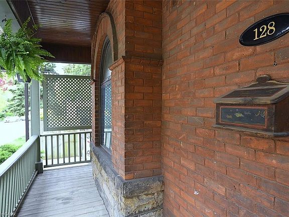 3rd image of 128 Hess St S
