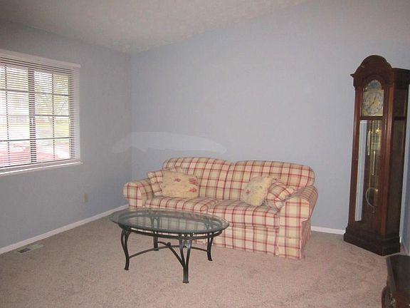 5th image of 7607 Natchez Ct