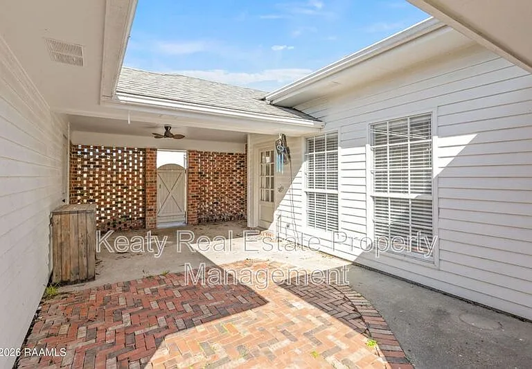 313 Wallingsford Cir — Photo 23