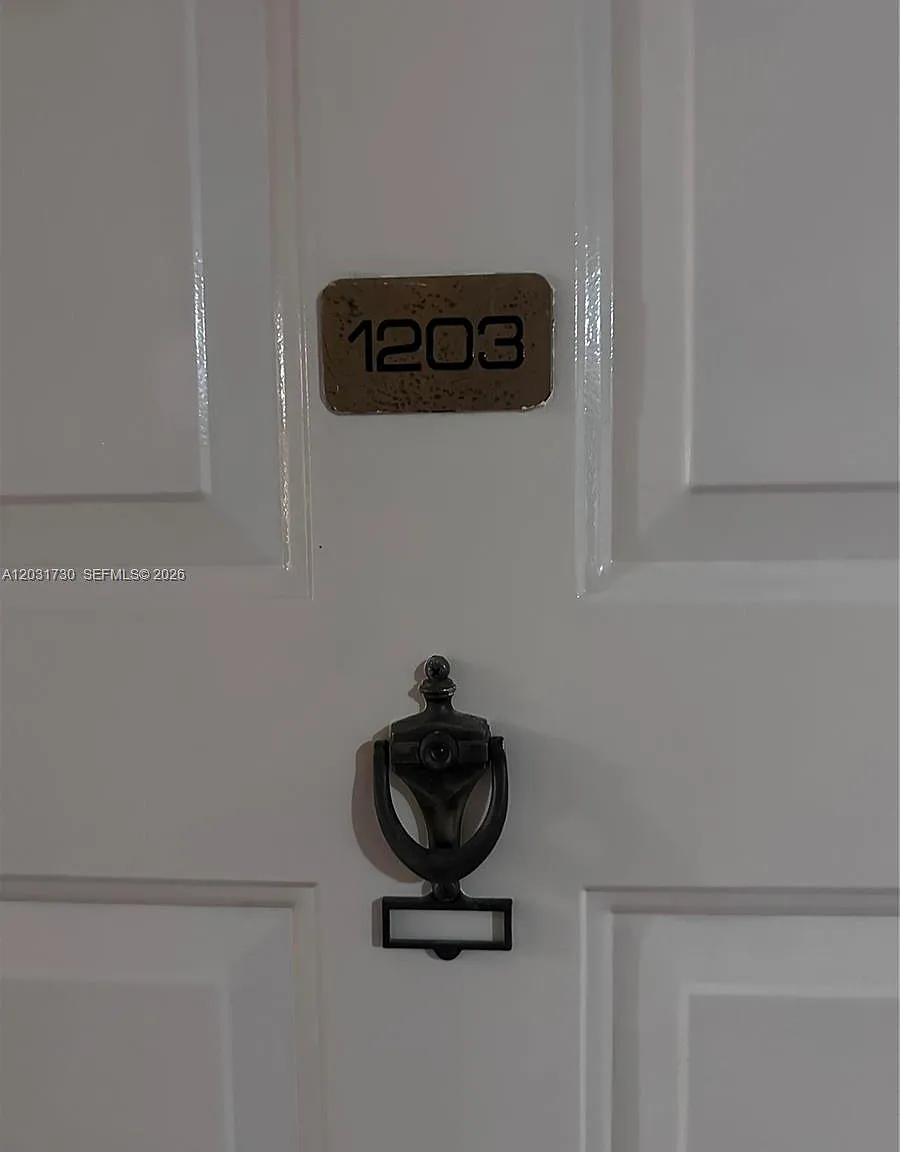 La Rive Gauche Condo — Photo 1