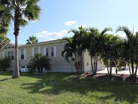 4th image of 79 W Caribbean