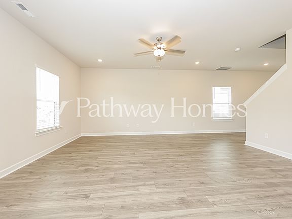 3rd image of 3440 Quintana Dr